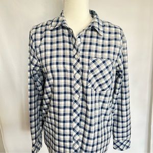 Vineyard vines button down shirt great condition size 6